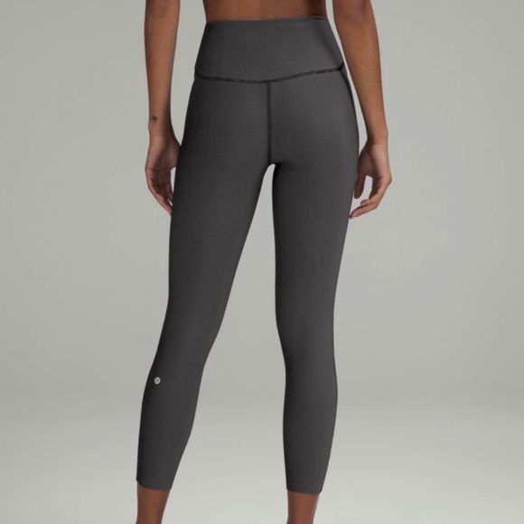 NWOT Lululemon Base Pace High-Rise Tight 25" Two-Toned Black (Size 4) - Picture 2 of 7